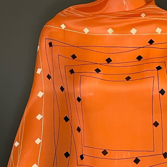 Vintage Tangerine Sally Gee Silk Scarf 30 In Sq Excellent Condition - Picture 4 of 8